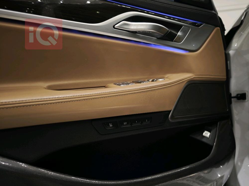 بي ام دبليو الفئة 7